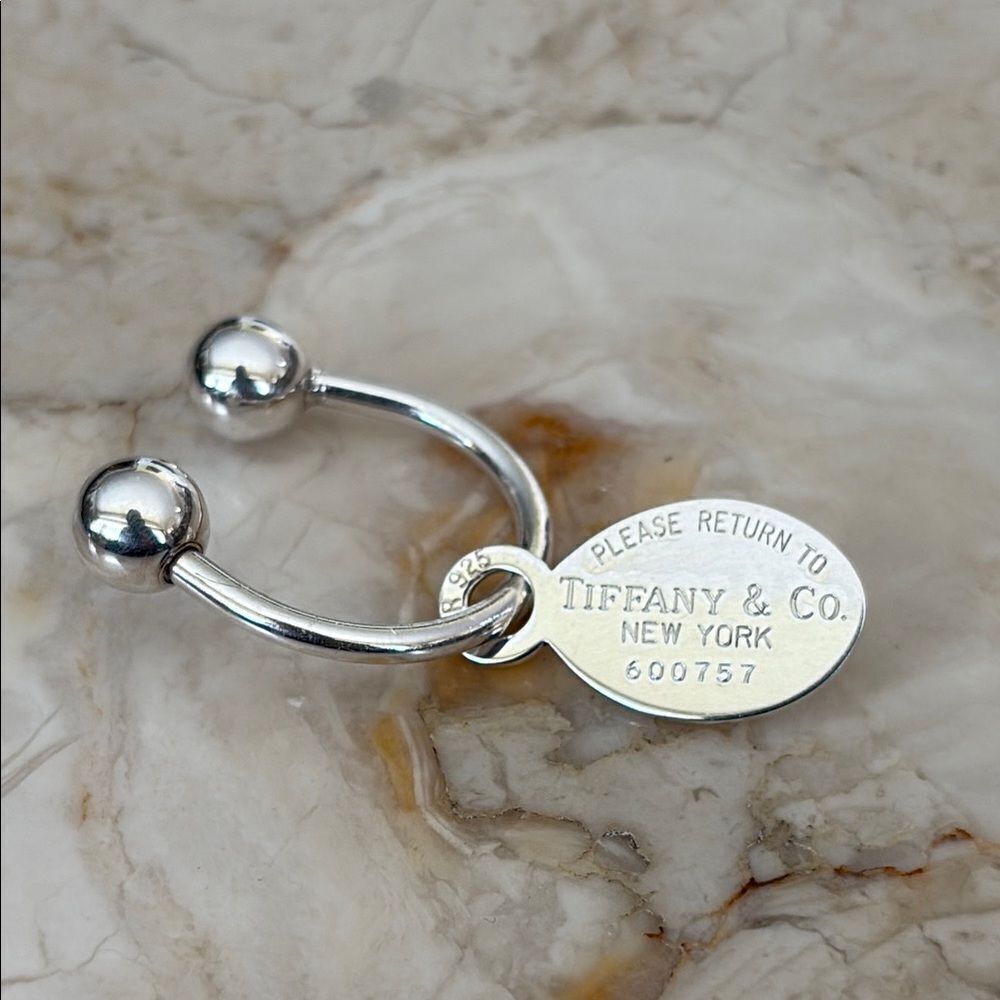 Tiffany & Co. 925 Sterling Silver Oval Return To Tiffany Tag Keychain
